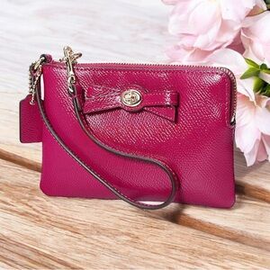 Coach Corner Zip Wristlet